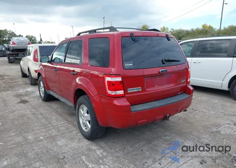 2009 Ford Escape Xlt z USA, uszkodzony, nr VIN 1FMCU93G39KC04562